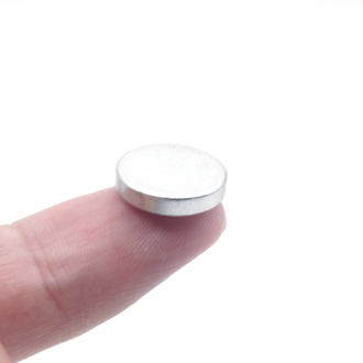 10 kusů Neodymový magnet 15 x 3 mm