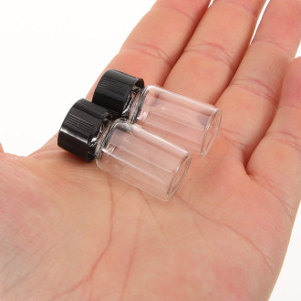 Čirá skleněná lahvička se šroubovacím uzávěrem a plastovou zátkou 3 ml